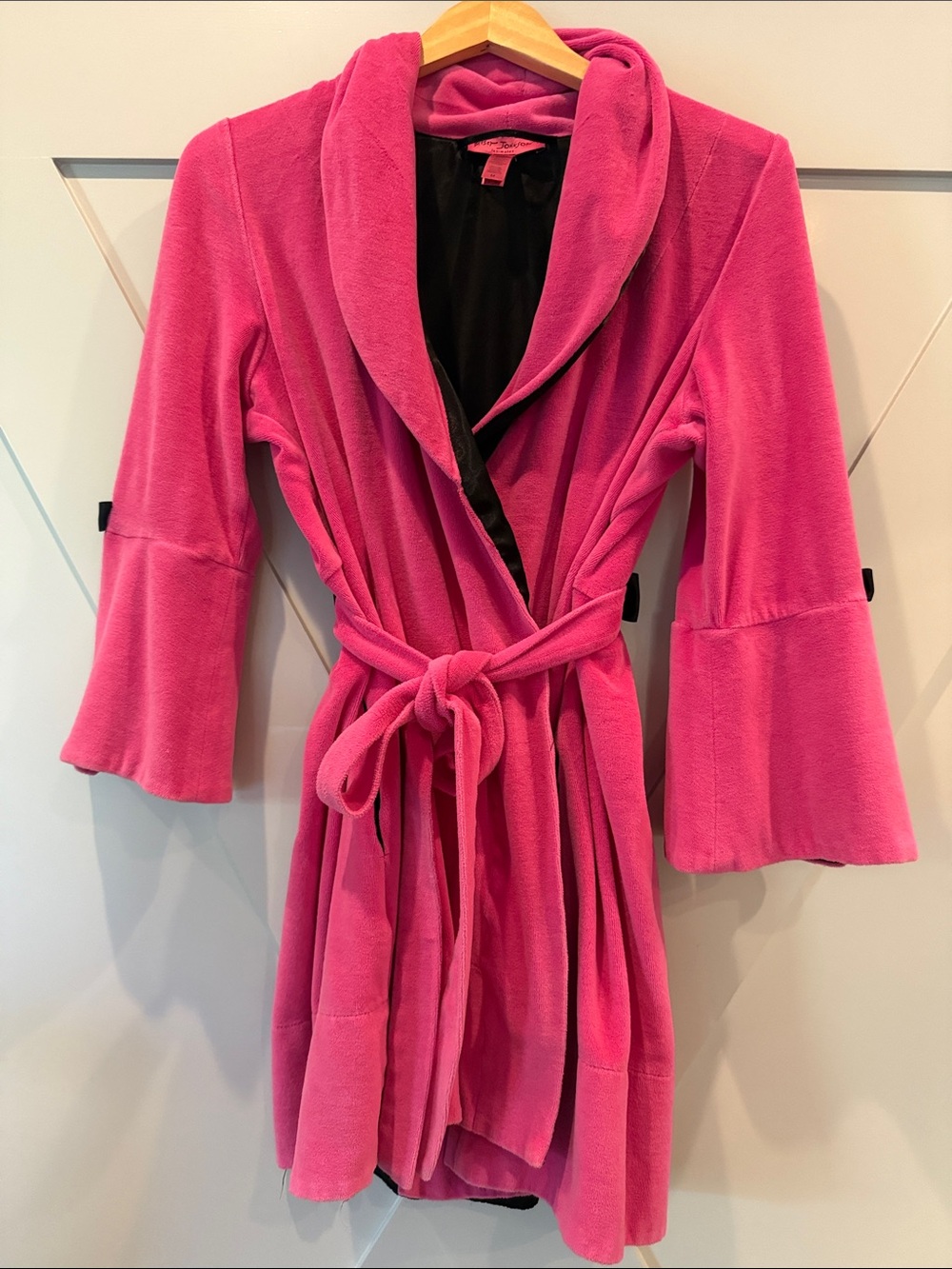 Betsey Johnson Hot Pink Plush Shawl-Collar Robe with Tie